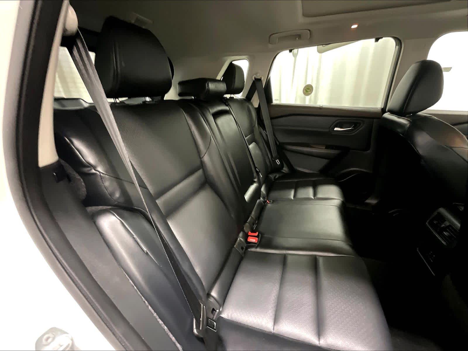 2023 Nissan Rogue SV - Photo 16