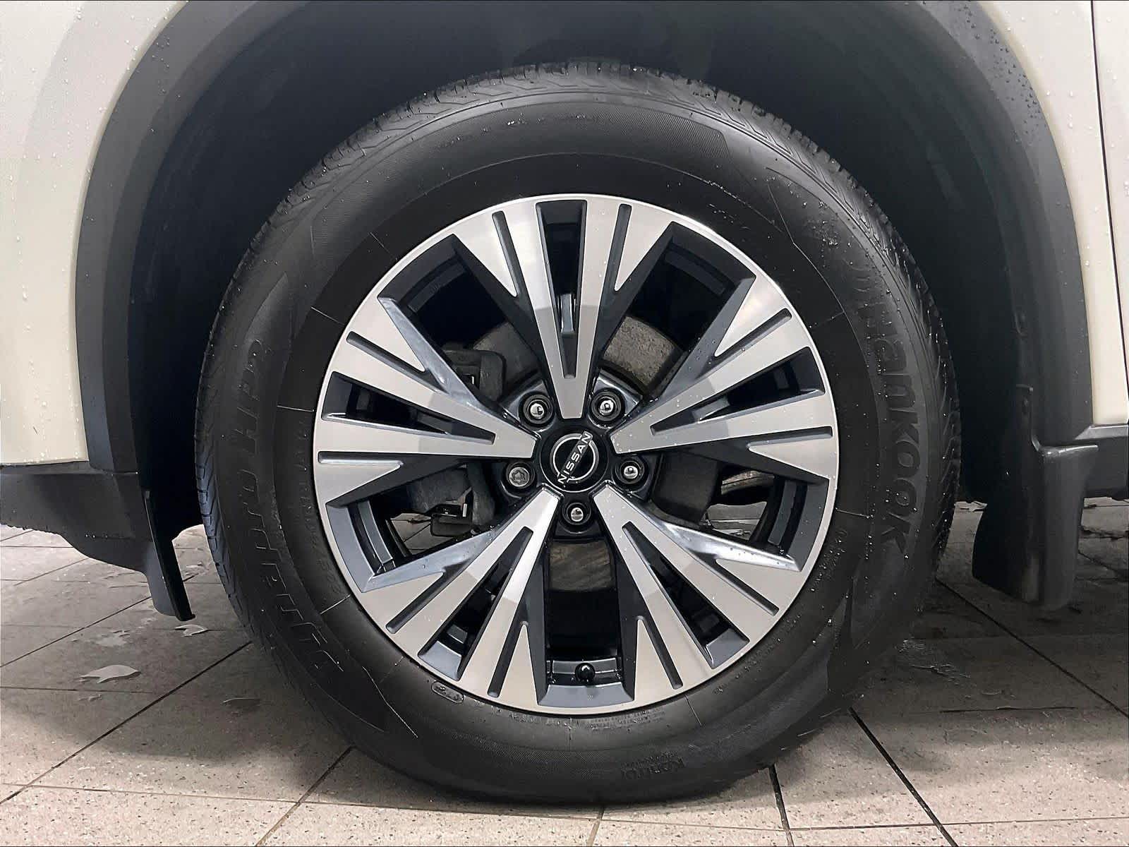 2023 Nissan Rogue SV - Photo 7