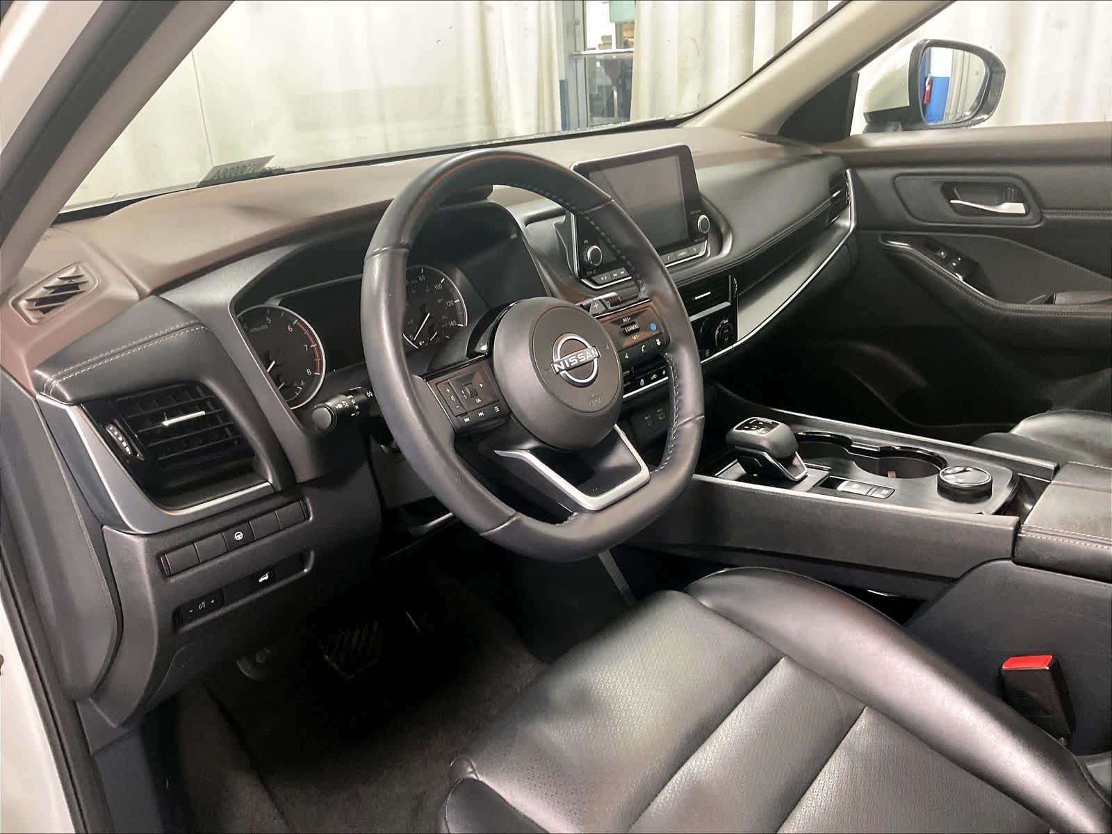 2023 Nissan Rogue SV - Photo 8