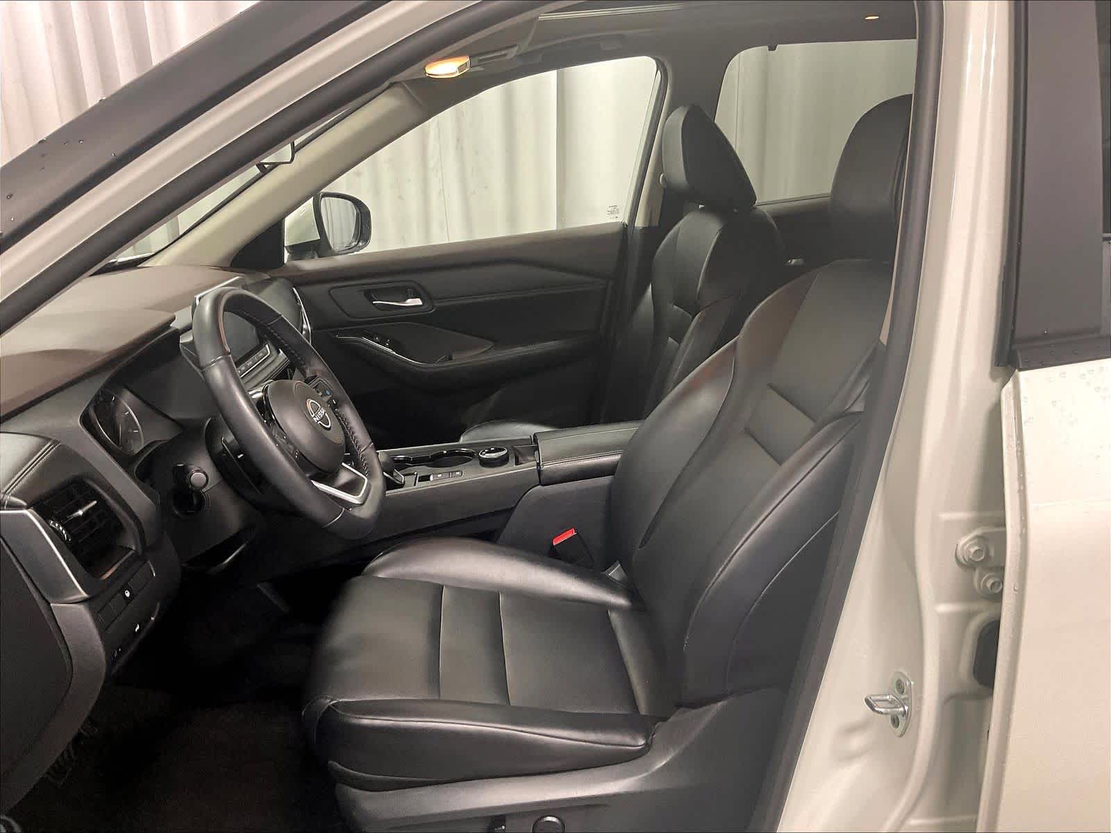 2023 Nissan Rogue SV - Photo 10