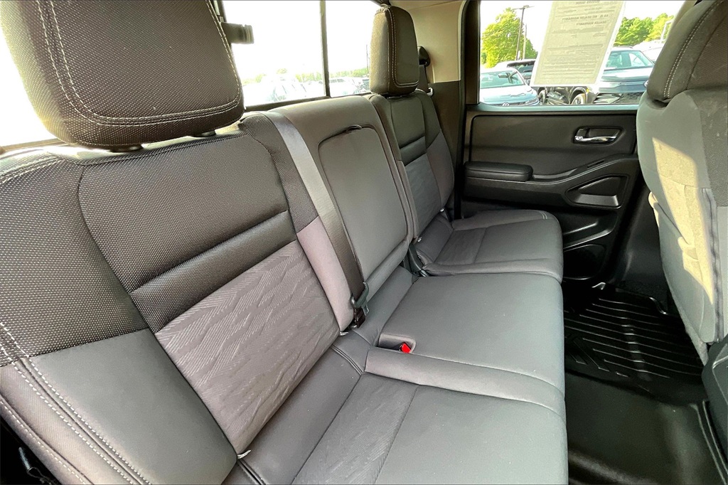 2022 Nissan Frontier SV - Photo 15