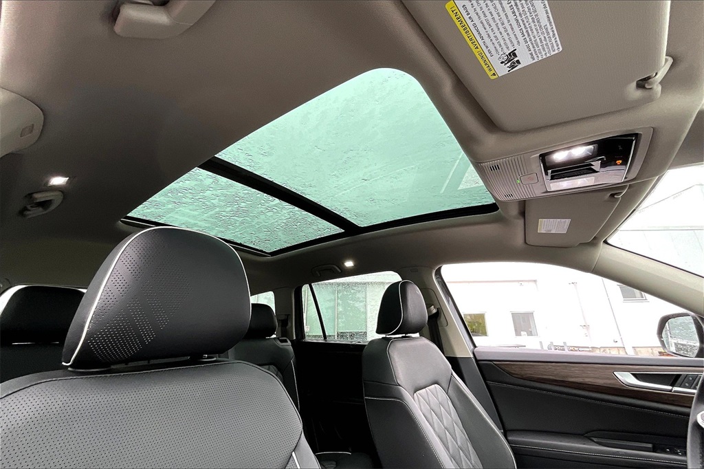 2025 Volkswagen Atlas 2.0T SEL Premium R-Line - Photo 18