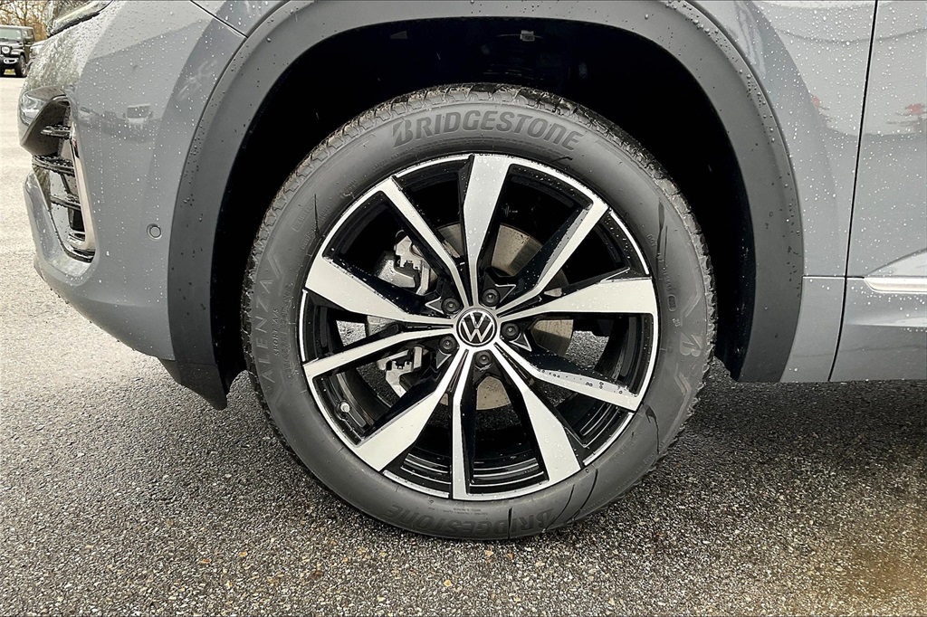 2025 Volkswagen Atlas 2.0T SEL Premium R-Line - Photo 8