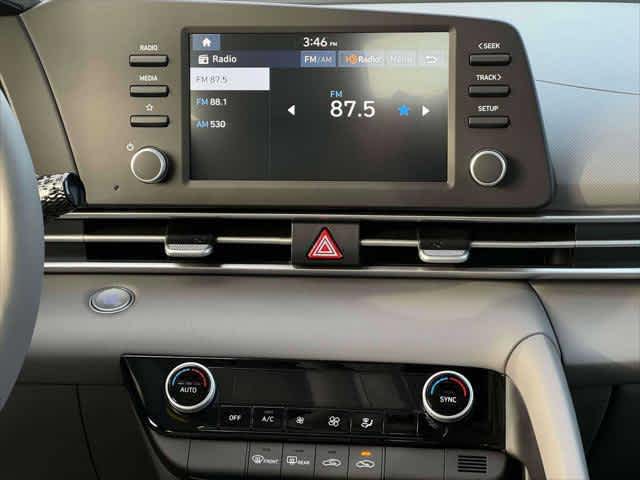 2025 Hyundai Elantra SEL Sport - Photo 19