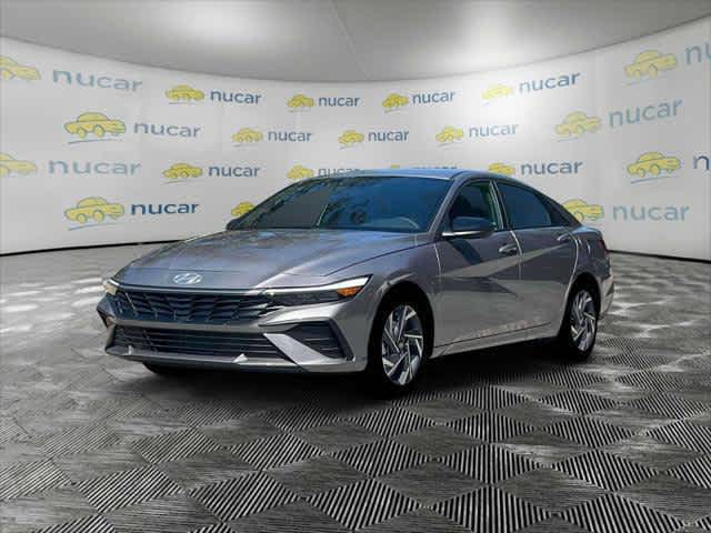 2025 Hyundai Elantra SEL Sport - Photo 2