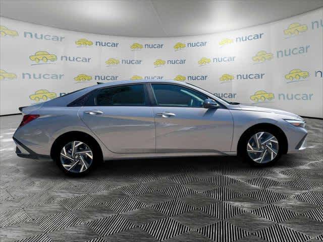 2025 Hyundai Elantra SEL Sport - Photo 10