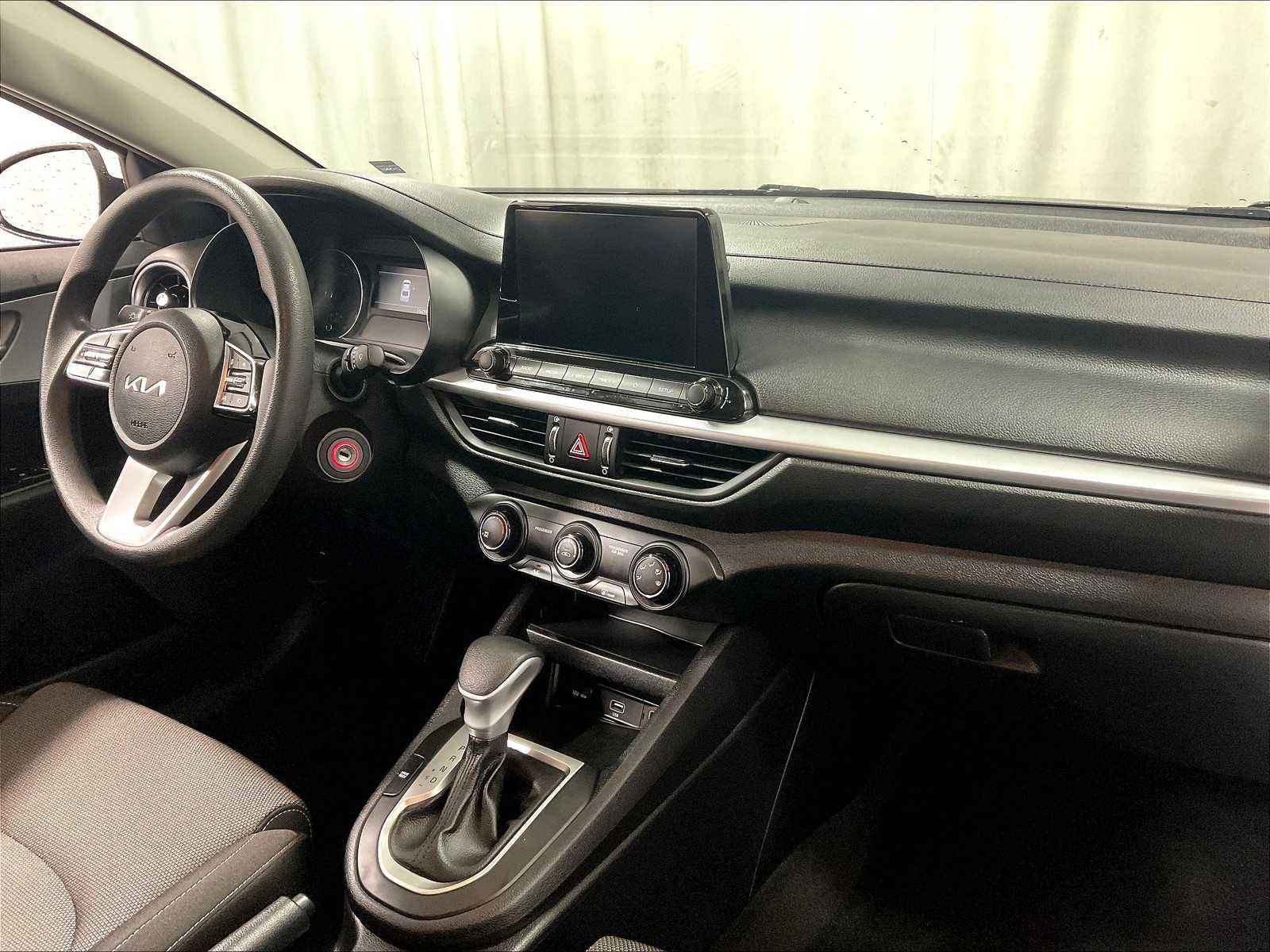 2024 Kia Forte LX - Photo 14