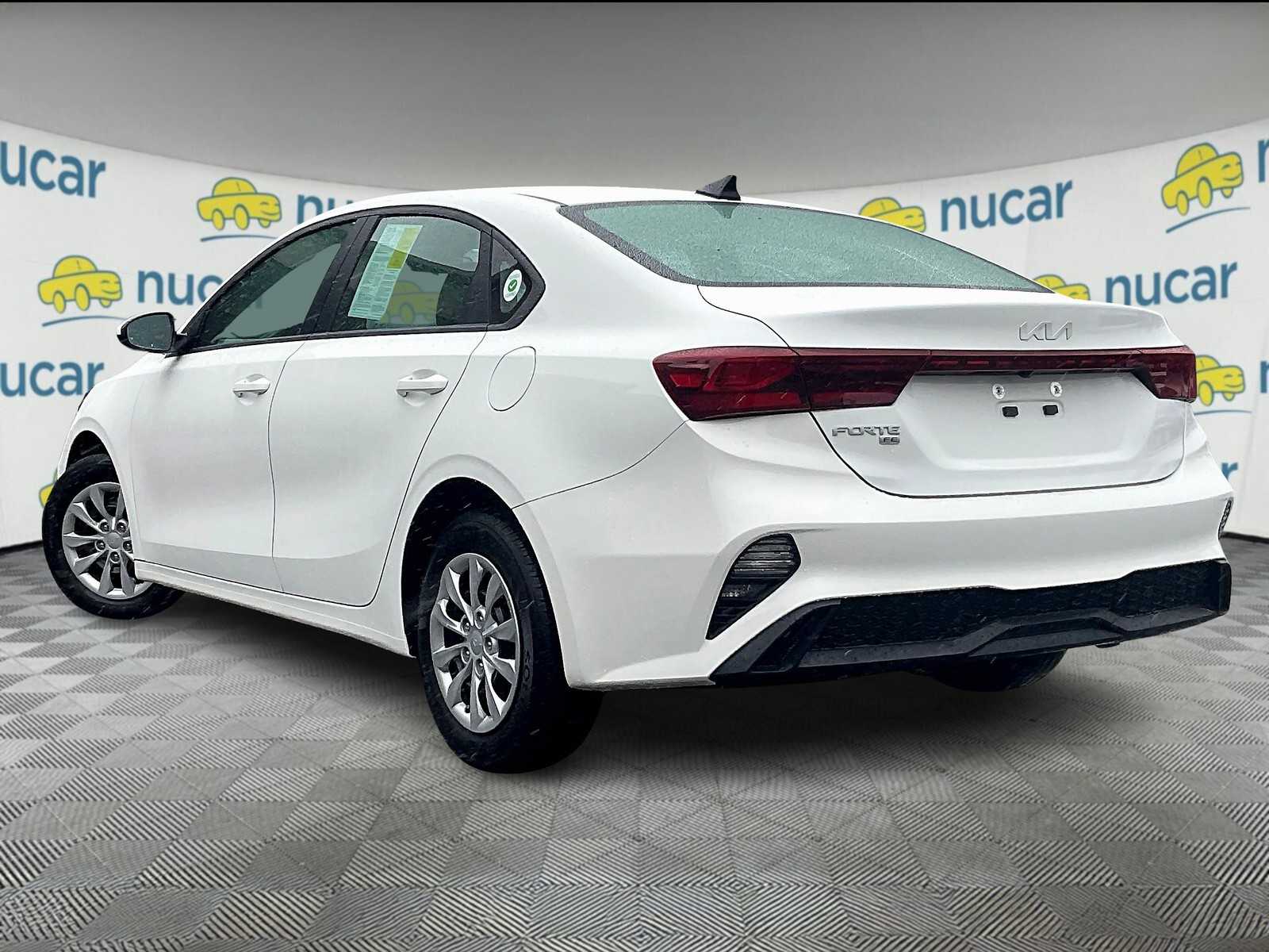 2024 Kia Forte LX - Photo 4
