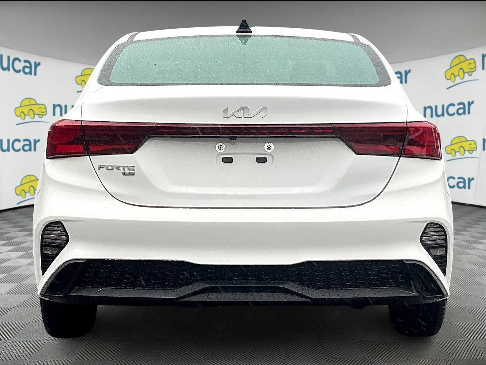 2024 Kia Forte LX - Photo 5
