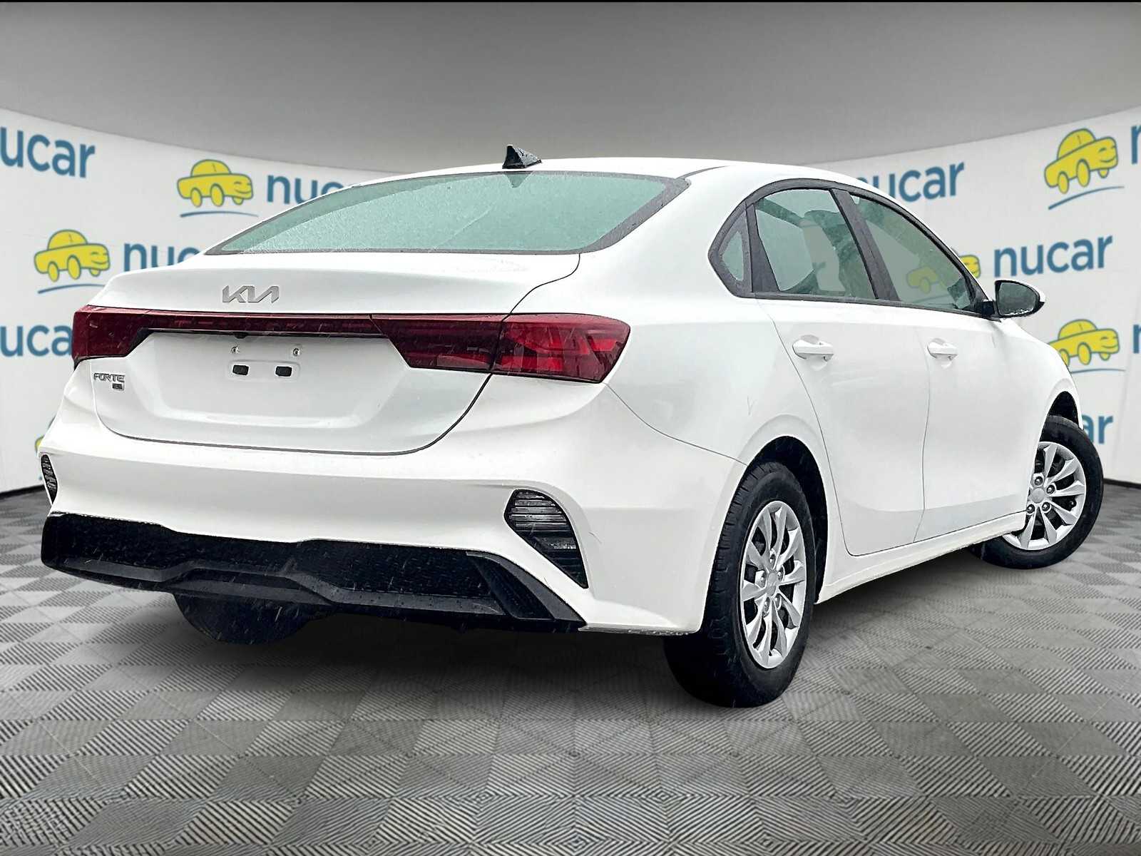 2024 Kia Forte LX - Photo 6