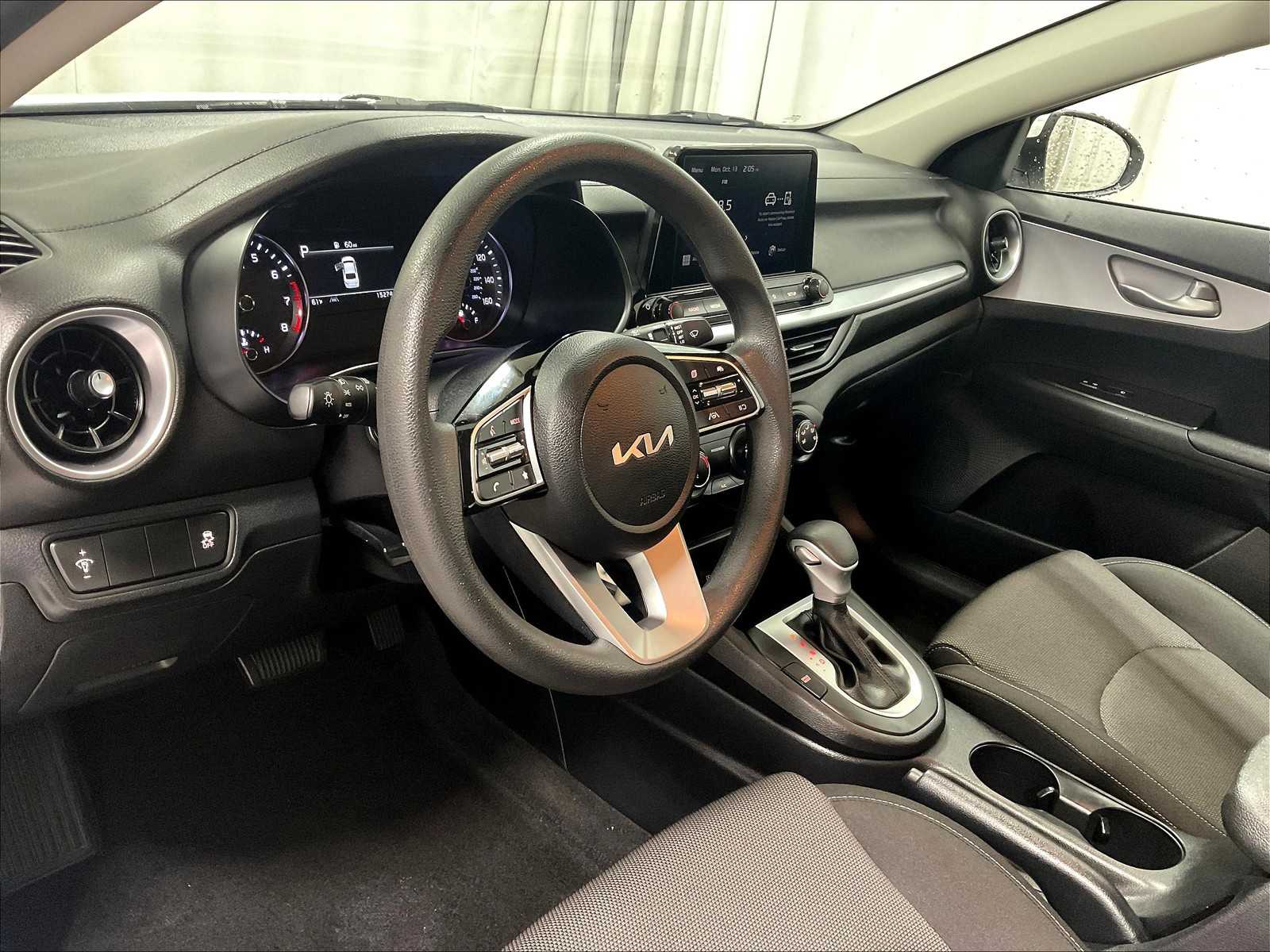 2024 Kia Forte LX - Photo 8