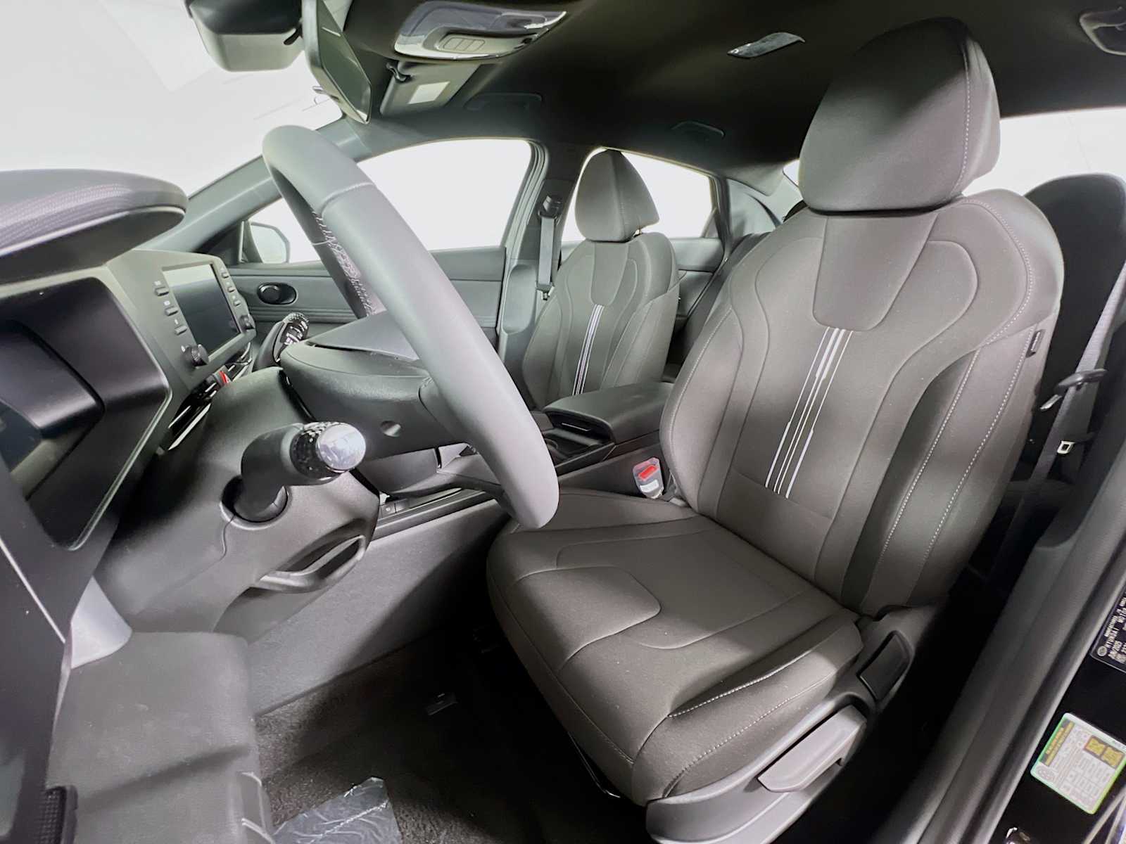 2025 Hyundai Elantra SEL Sport - Photo 12