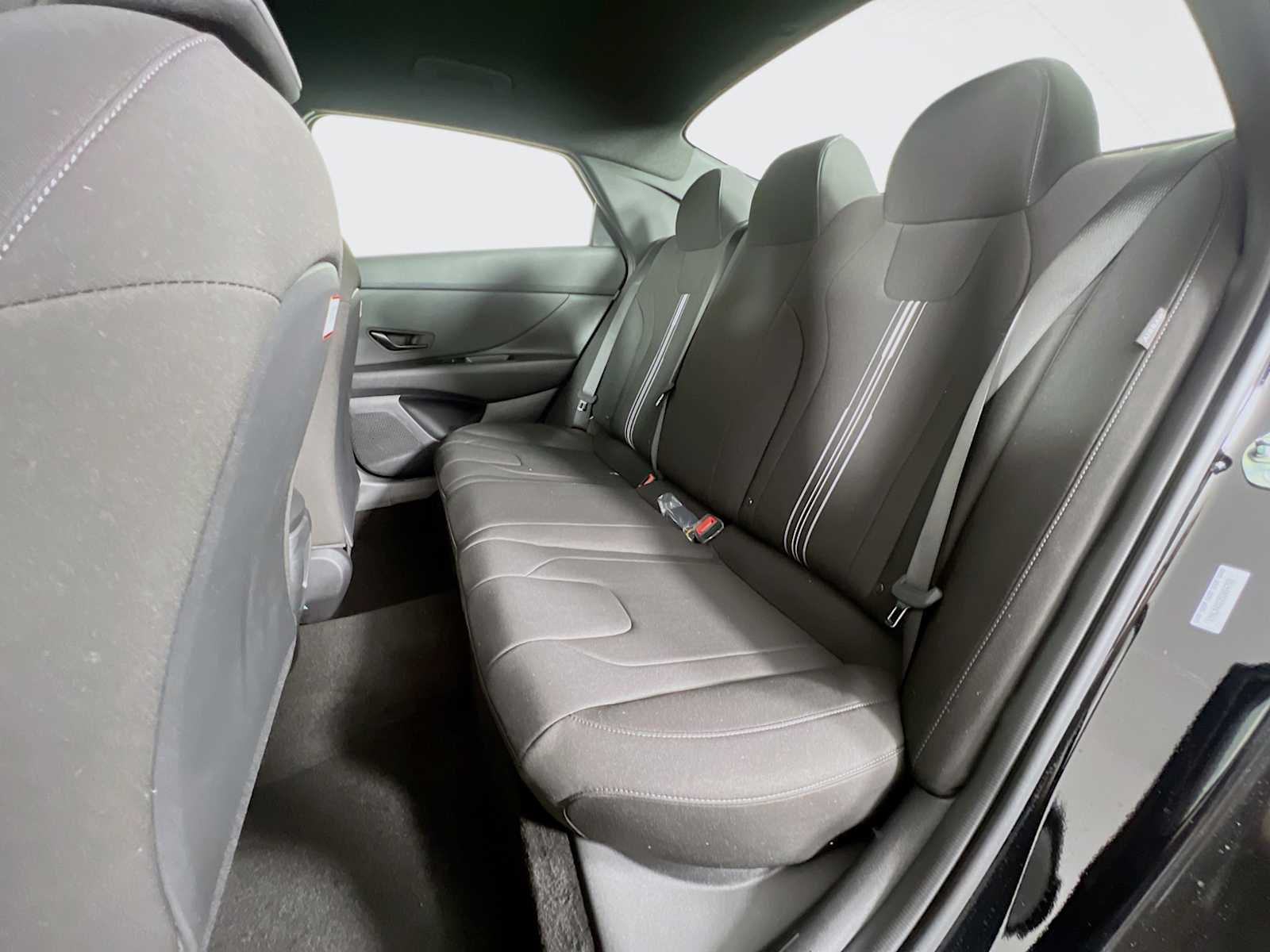 2025 Hyundai Elantra SEL Sport - Photo 13