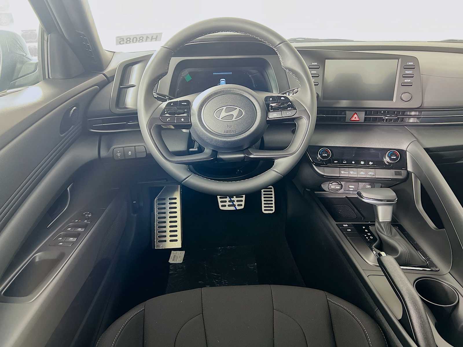 2025 Hyundai Elantra SEL Sport - Photo 14