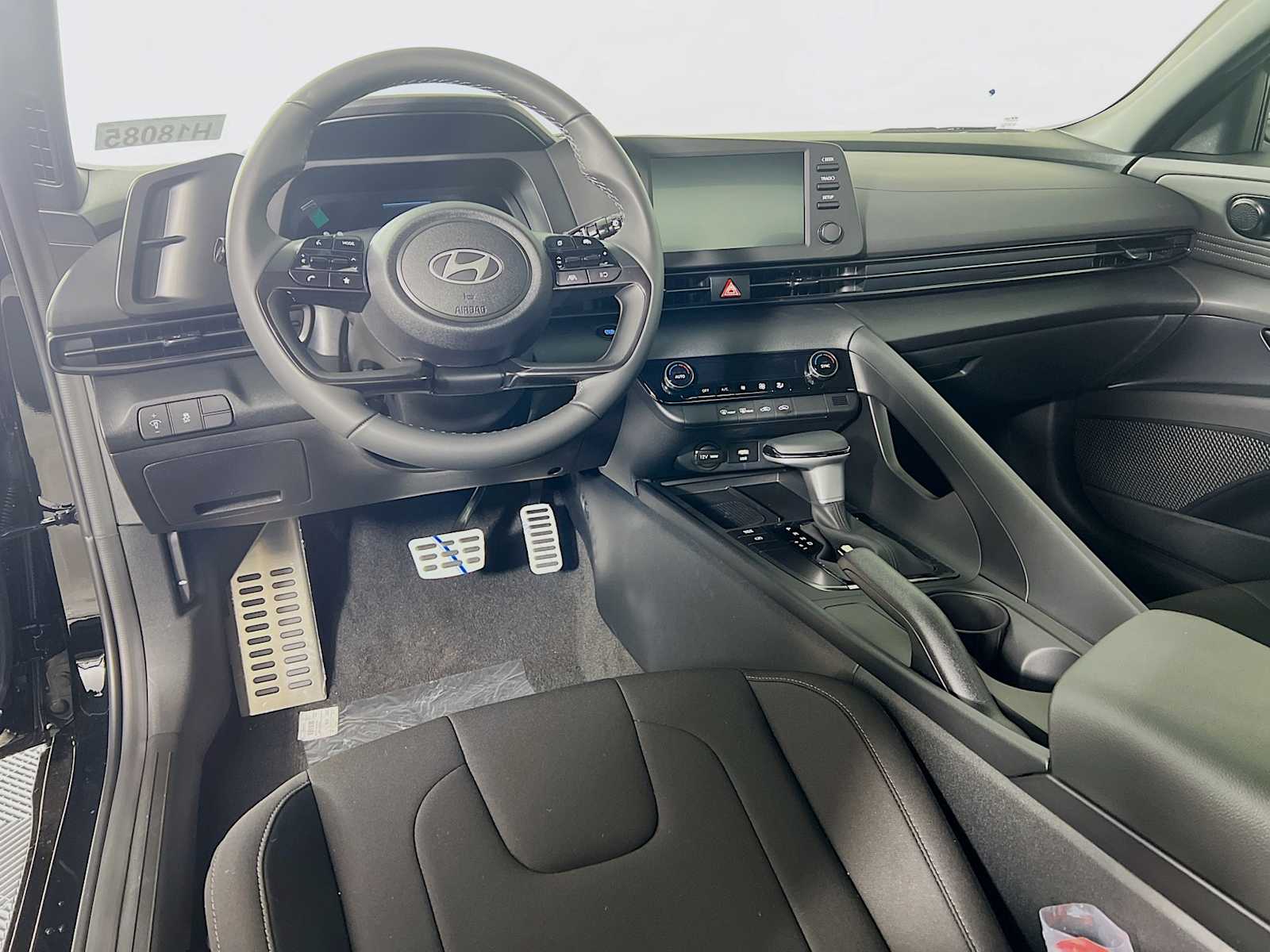 2025 Hyundai Elantra SEL Sport - Photo 6