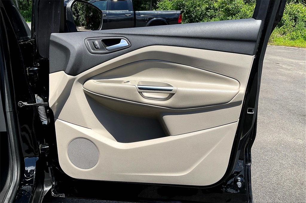 2017 Ford Escape Titanium - Photo 25