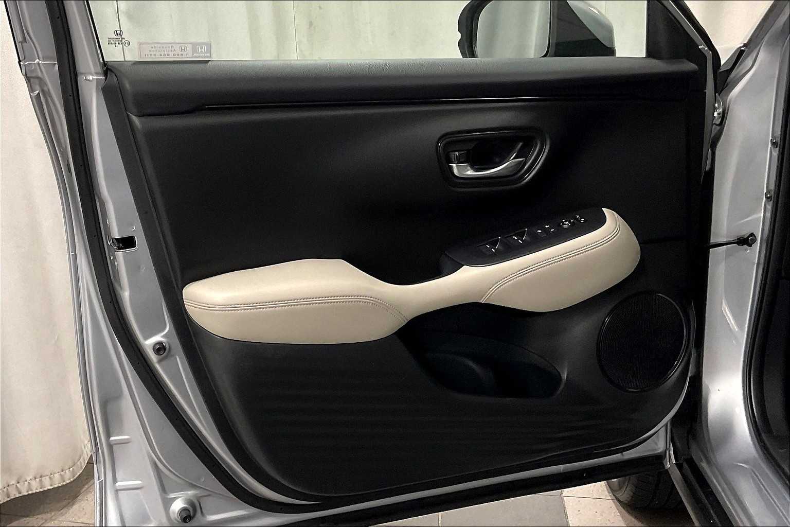 2023 Honda HR-V LX - Photo 9