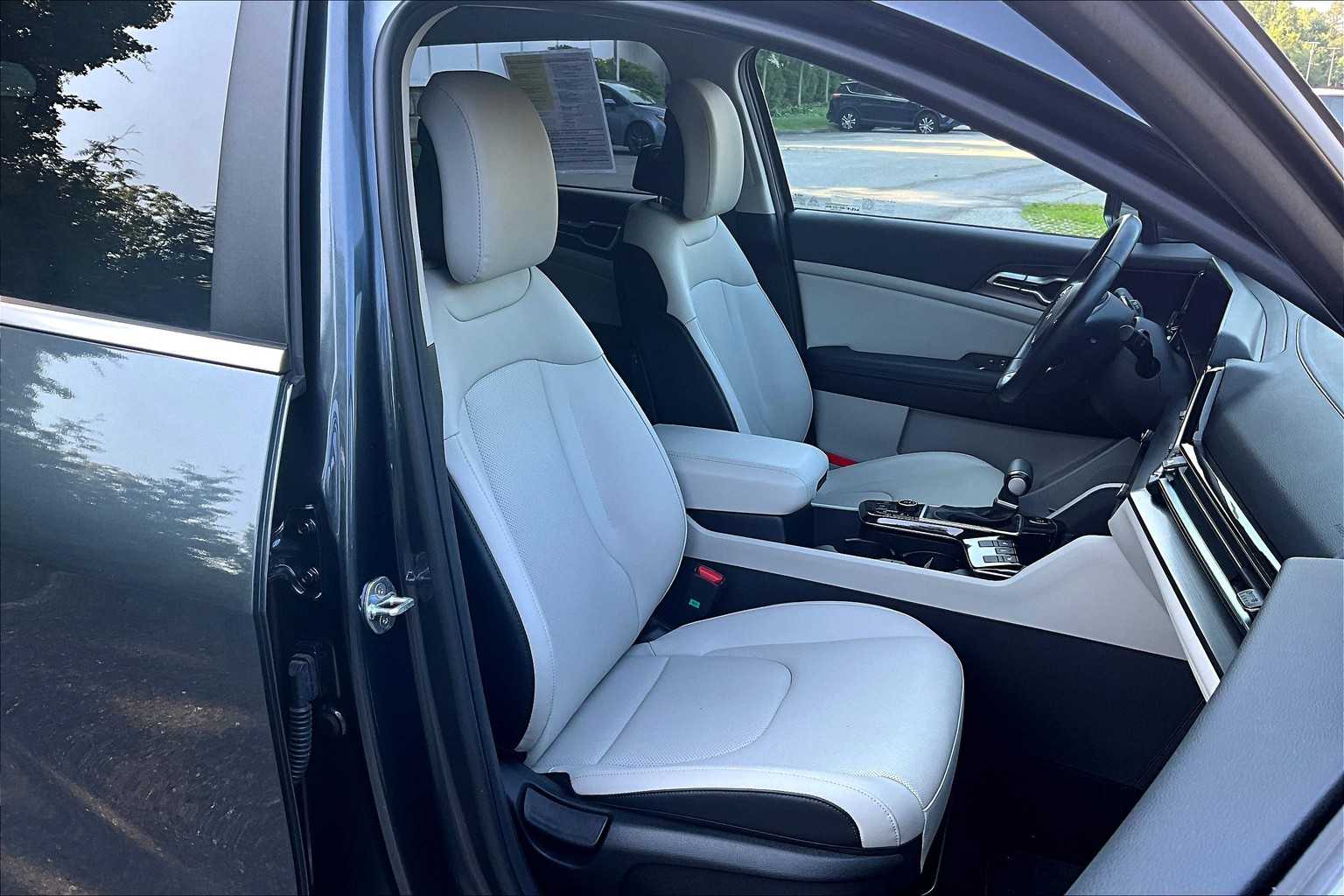 2023 Kia Sportage EX - Photo 11