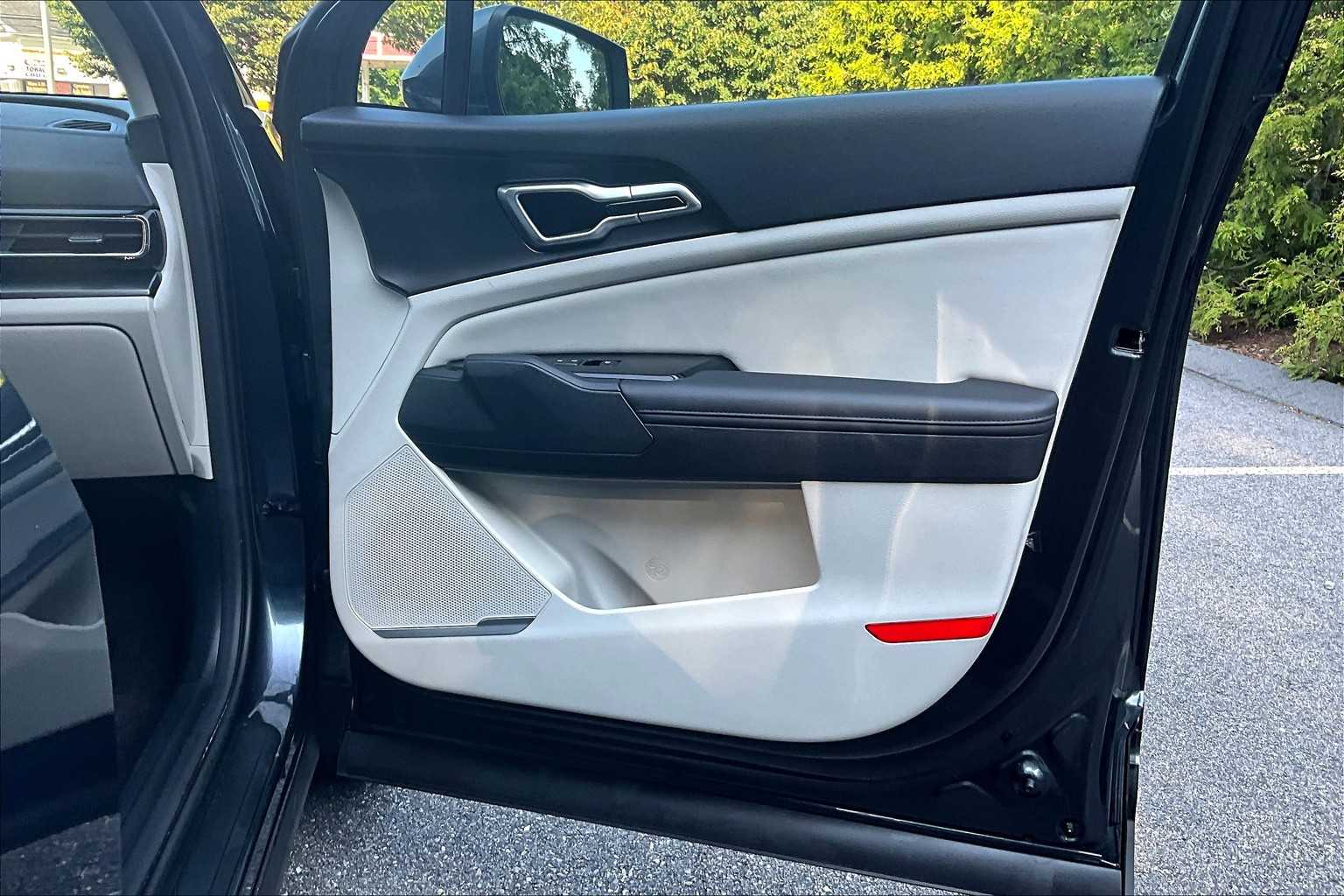 2023 Kia Sportage EX - Photo 12