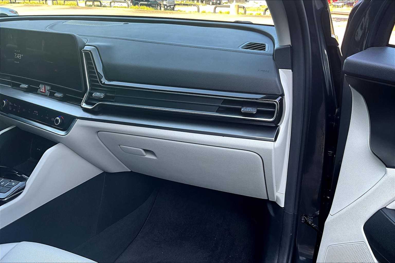 2023 Kia Sportage EX - Photo 13