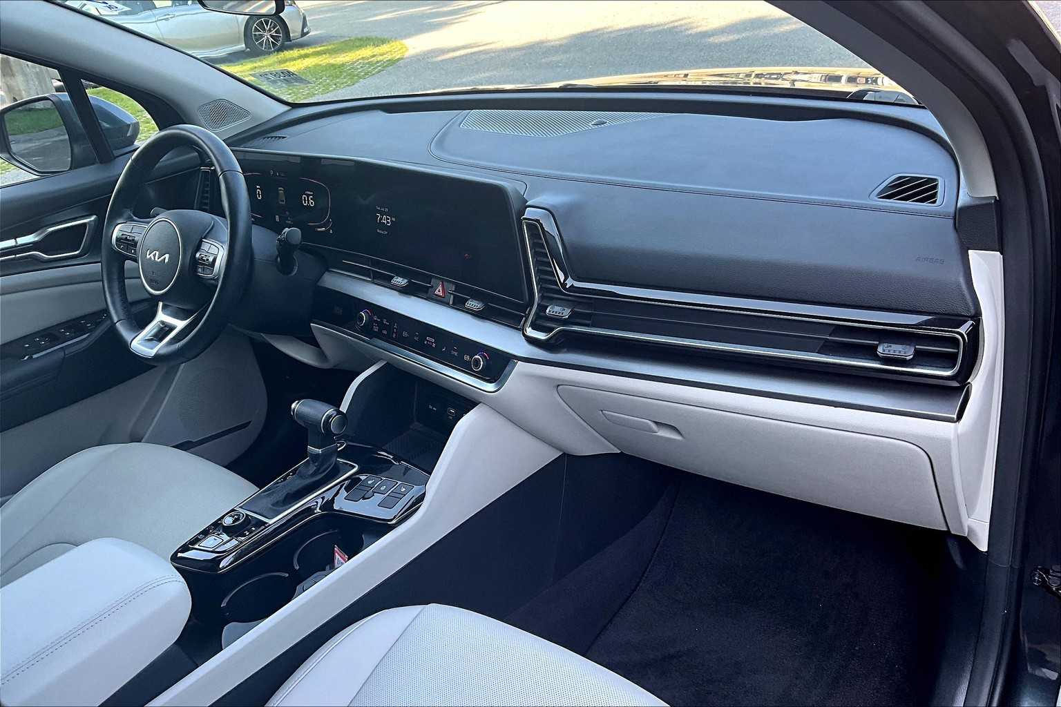 2023 Kia Sportage EX - Photo 14