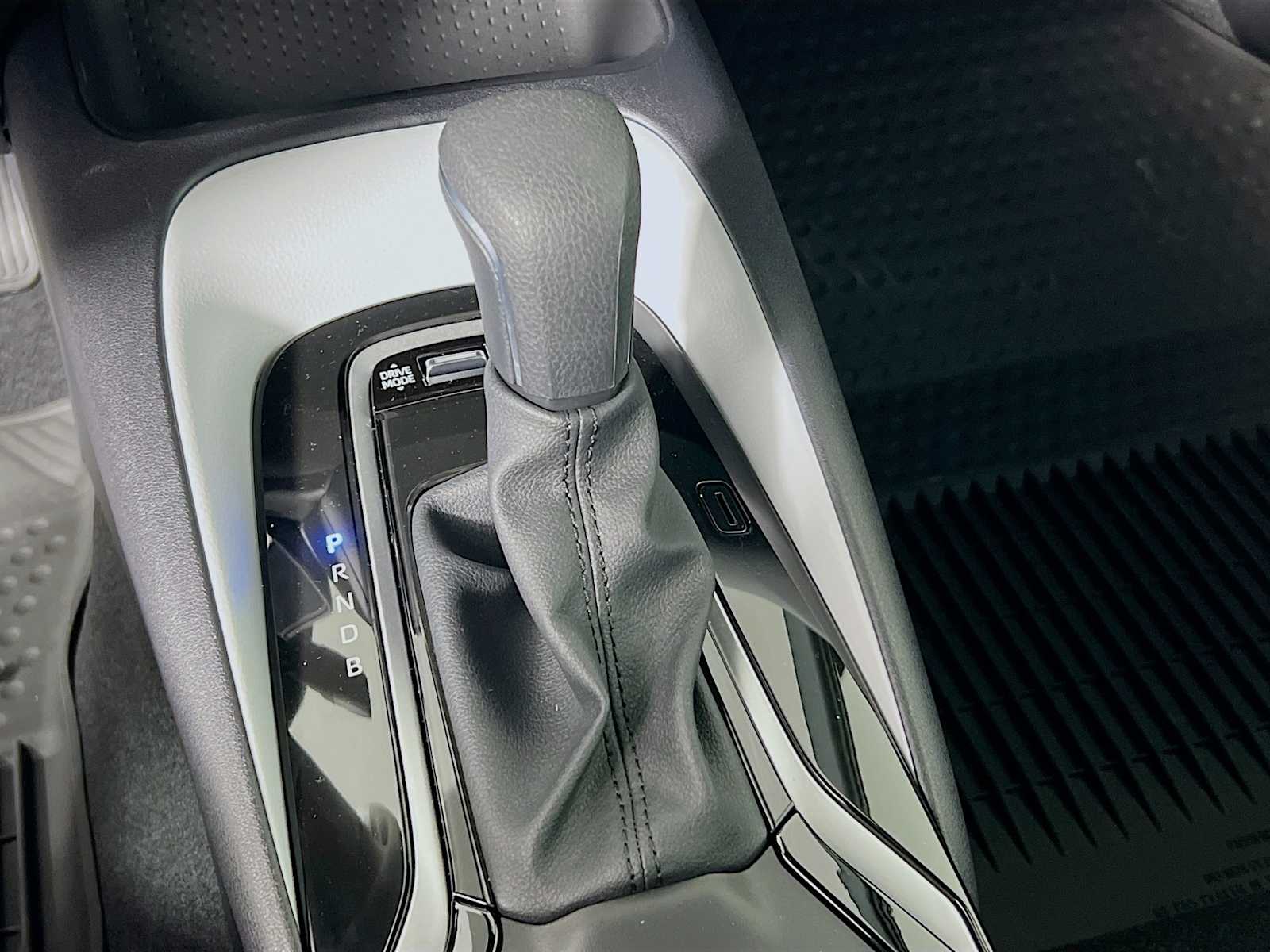 2025 Toyota Corolla SE - Photo 11