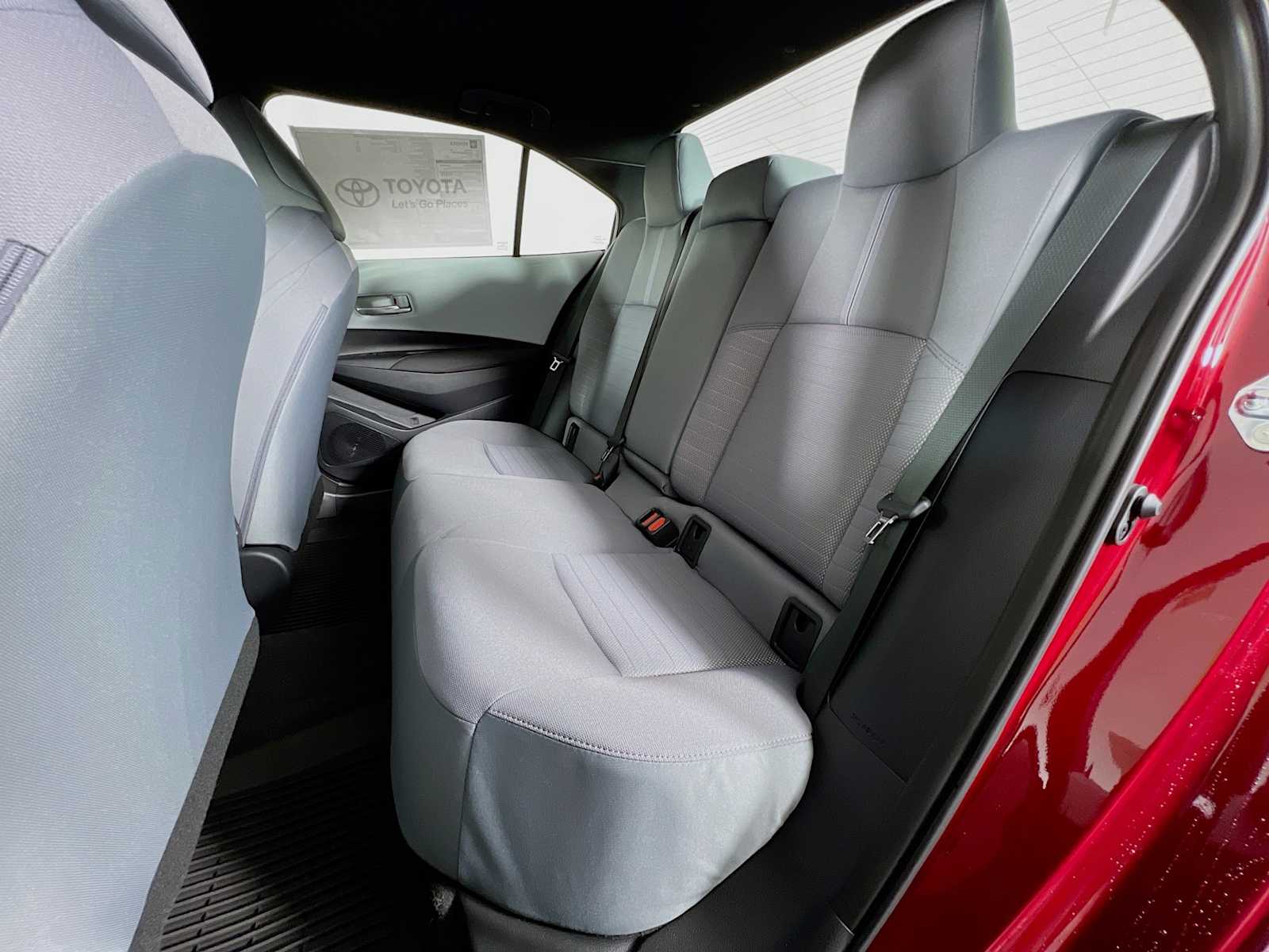2025 Toyota Corolla SE - Photo 13