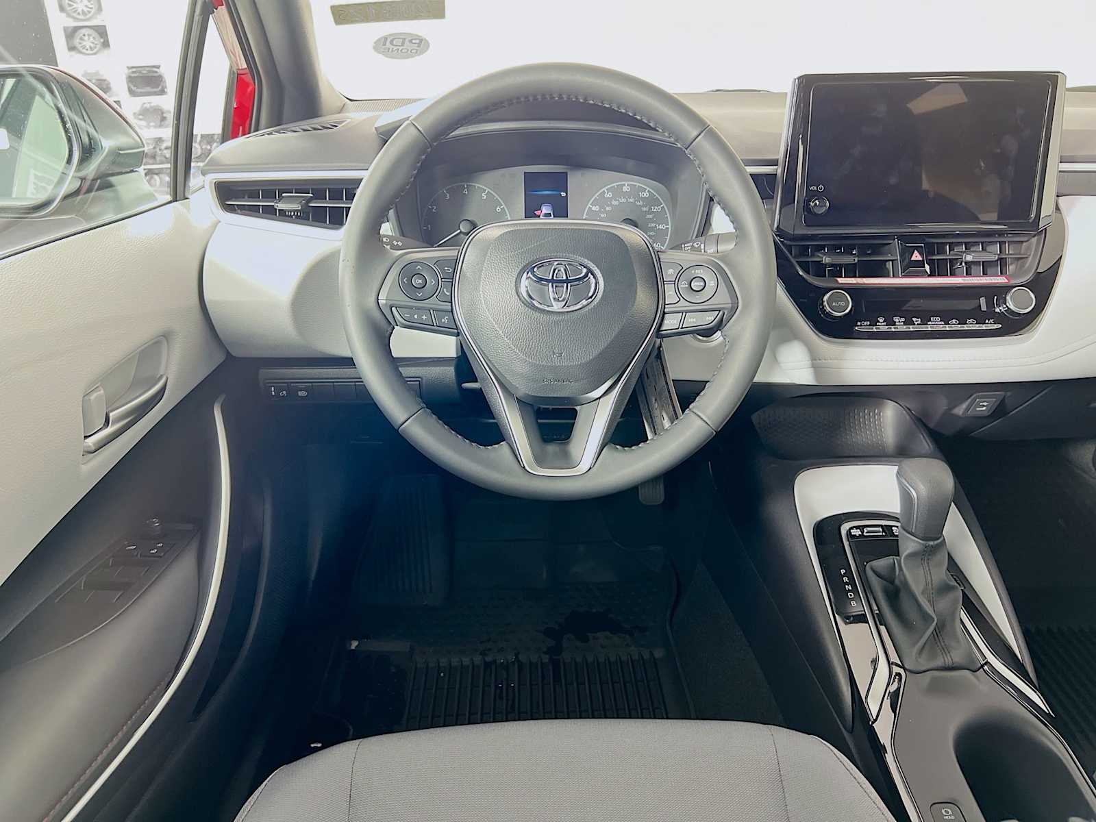 2025 Toyota Corolla SE - Photo 14