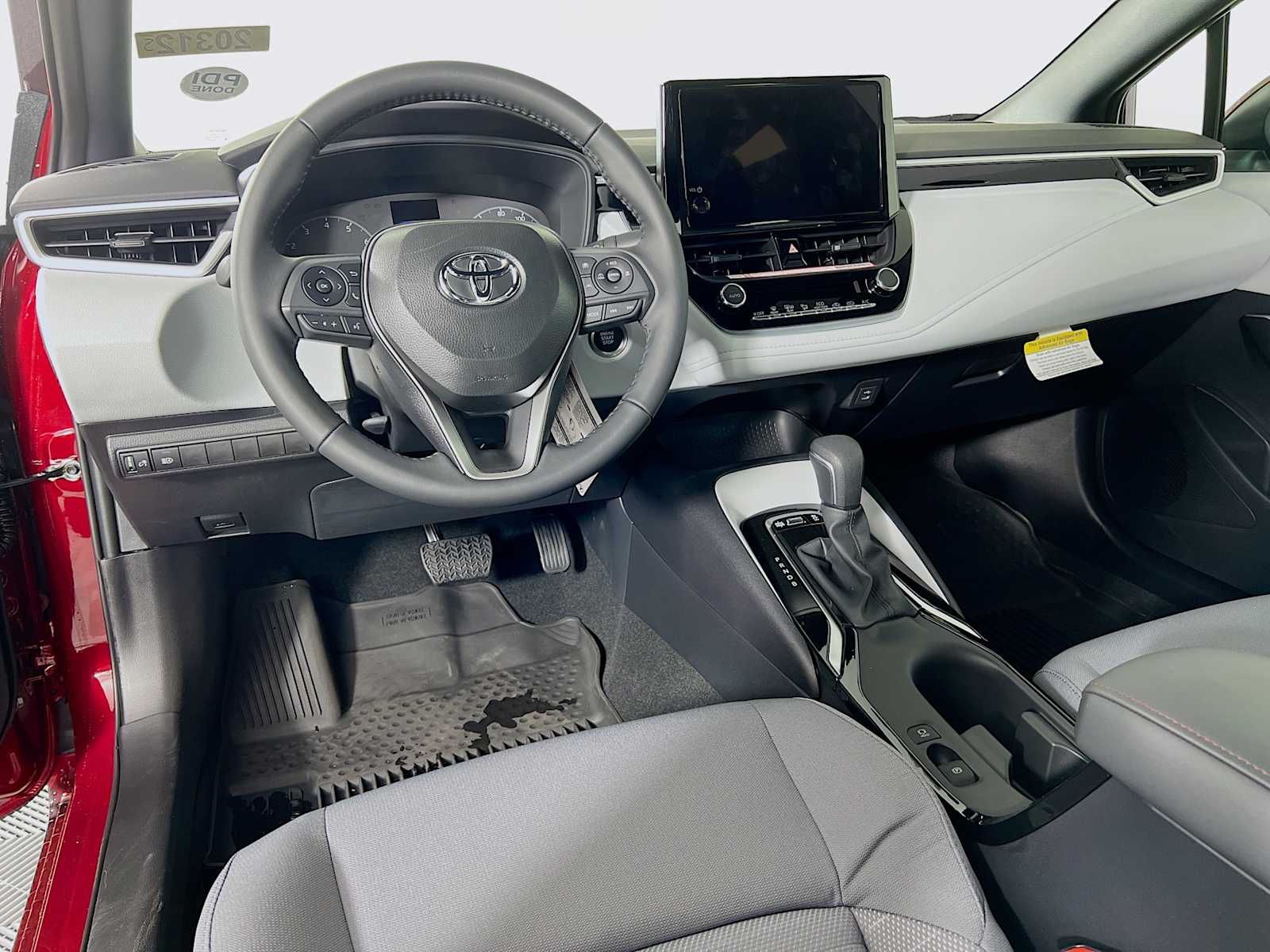 2025 Toyota Corolla SE - Photo 6