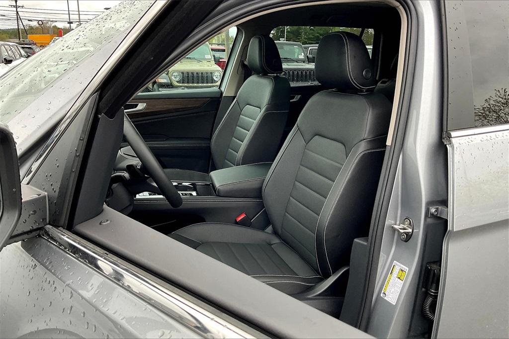 2025 Volkswagen Atlas 2.0T SEL - Photo 11