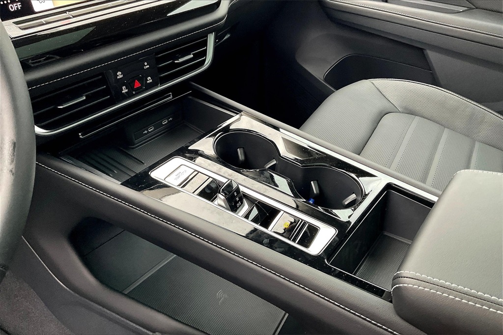 2025 Volkswagen Atlas 2.0T SEL - Photo 14
