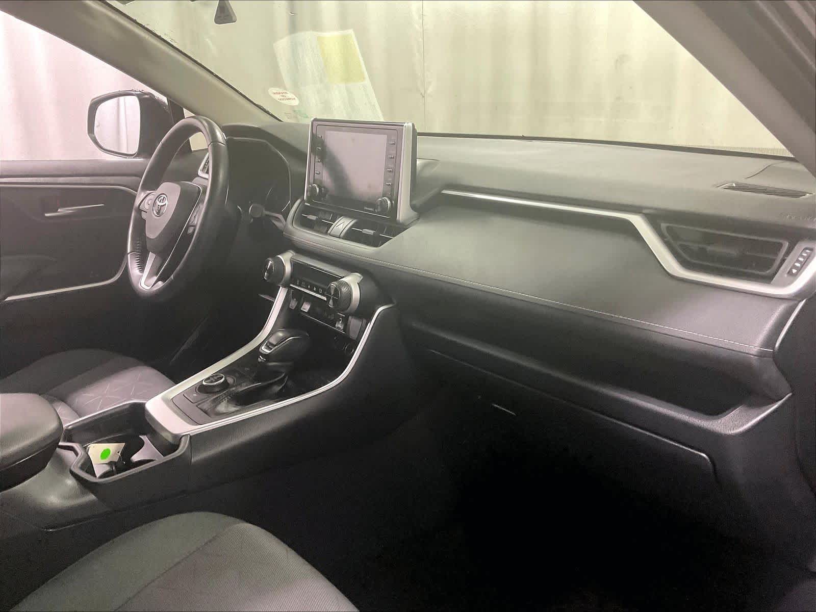 2019 Toyota RAV4 Hybrid XLE - Photo 14