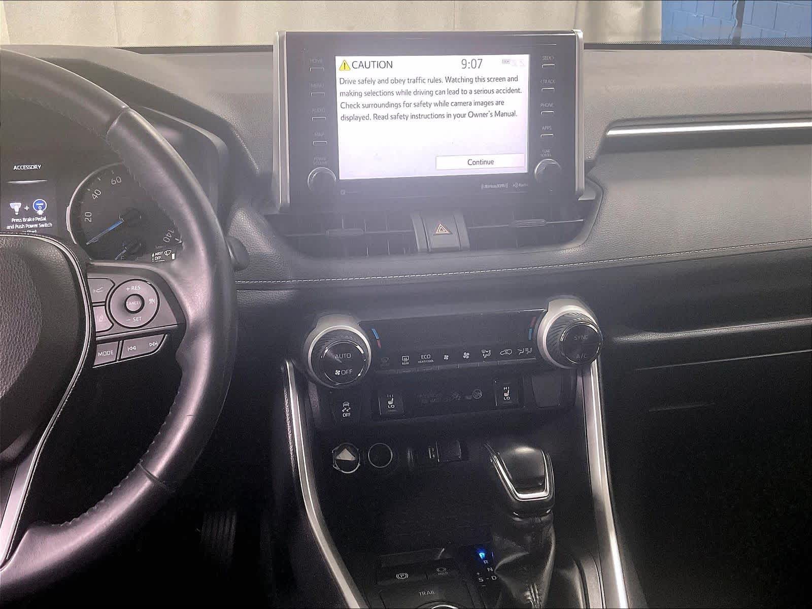 2019 Toyota RAV4 Hybrid XLE - Photo 18