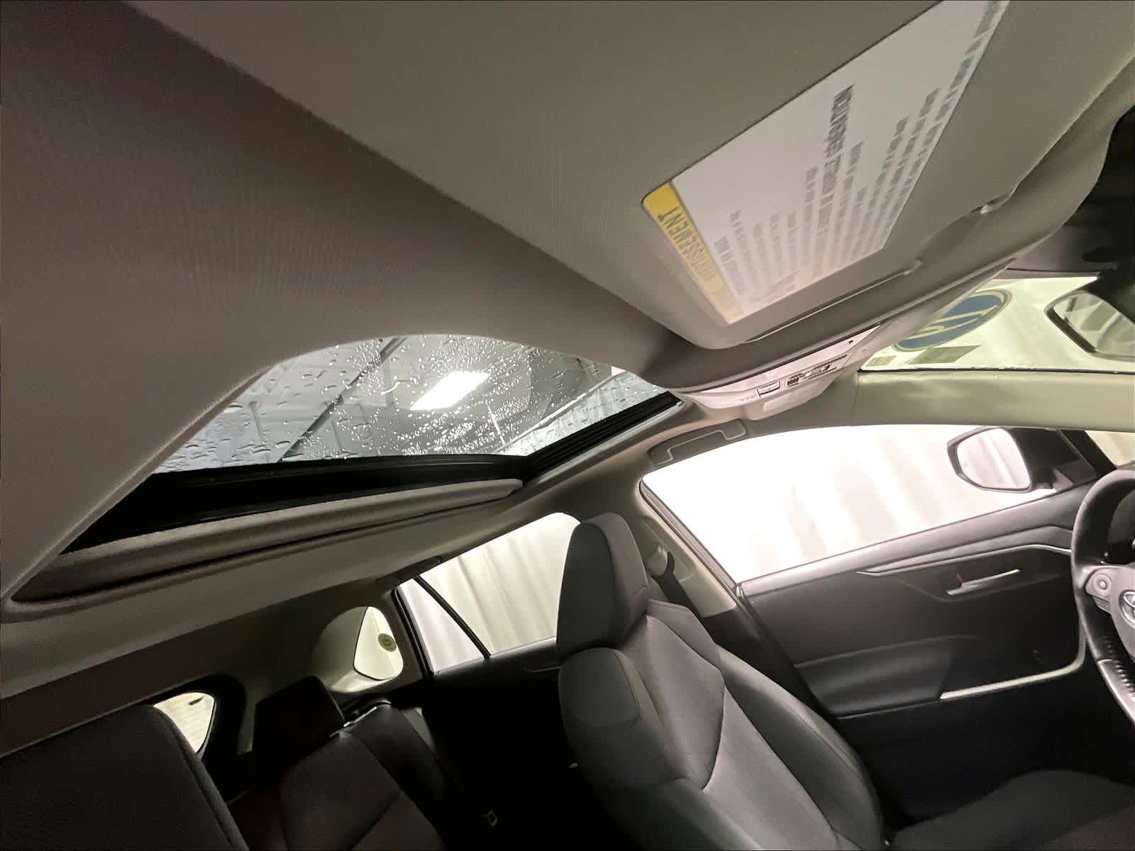 2019 Toyota RAV4 Hybrid XLE - Photo 22