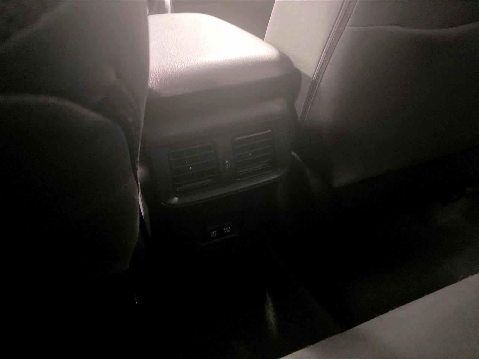 2019 Toyota RAV4 Hybrid XLE - Photo 28