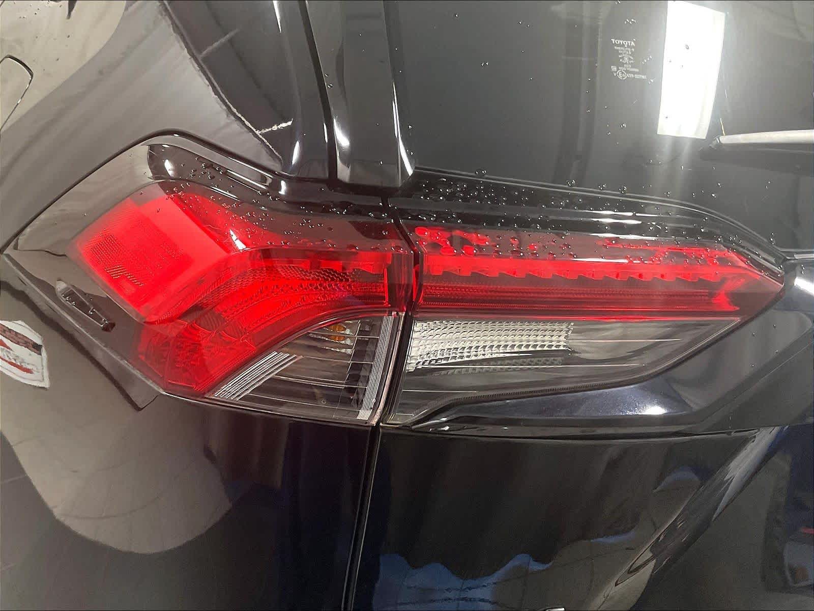 2019 Toyota RAV4 Hybrid XLE - Photo 34