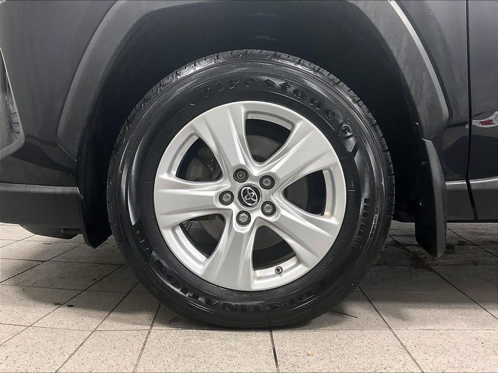 2019 Toyota RAV4 Hybrid XLE - Photo 7