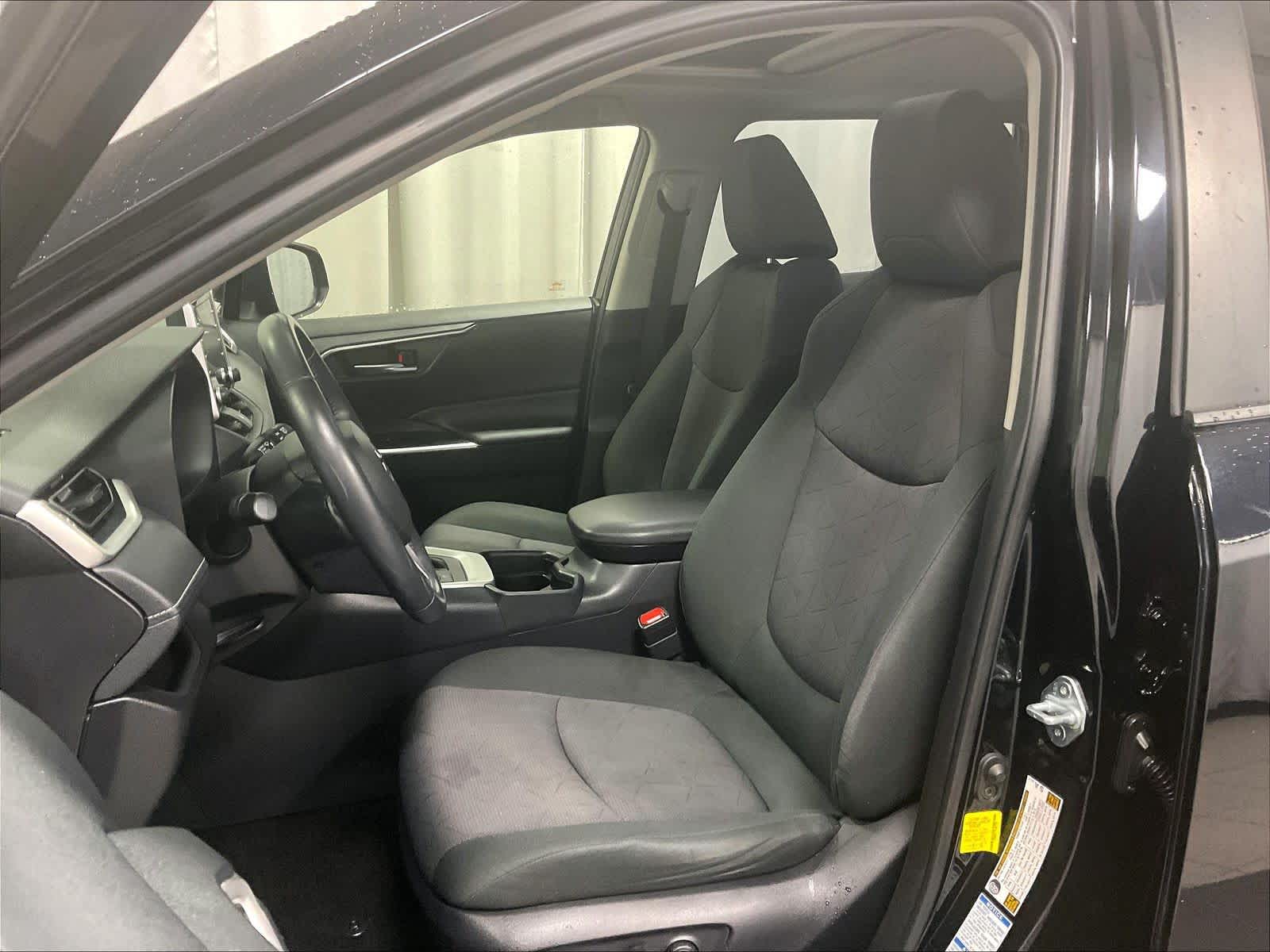 2019 Toyota RAV4 Hybrid XLE - Photo 10