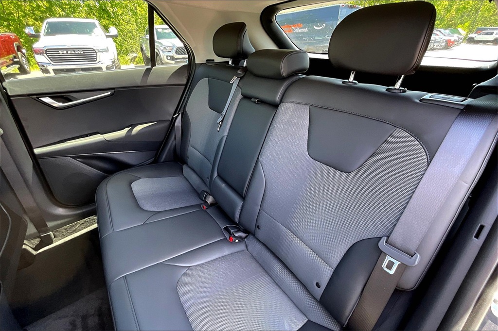 2025 Kia Niro EX - Photo 15