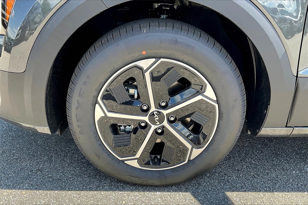 2025 Kia Niro EX - Photo 8