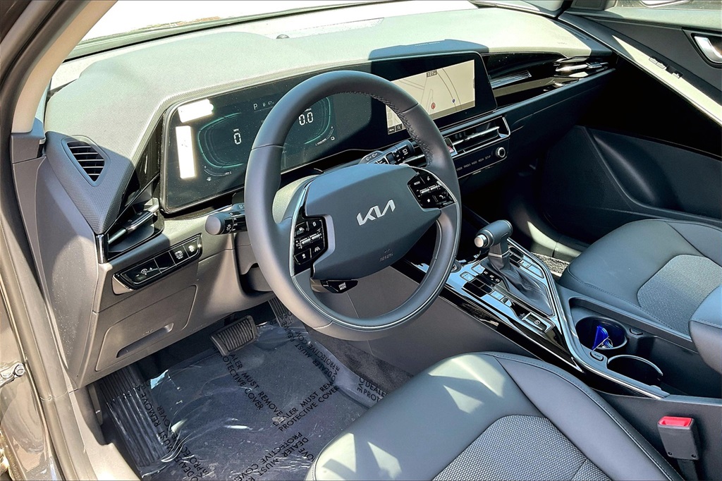2025 Kia Niro EX - Photo 9