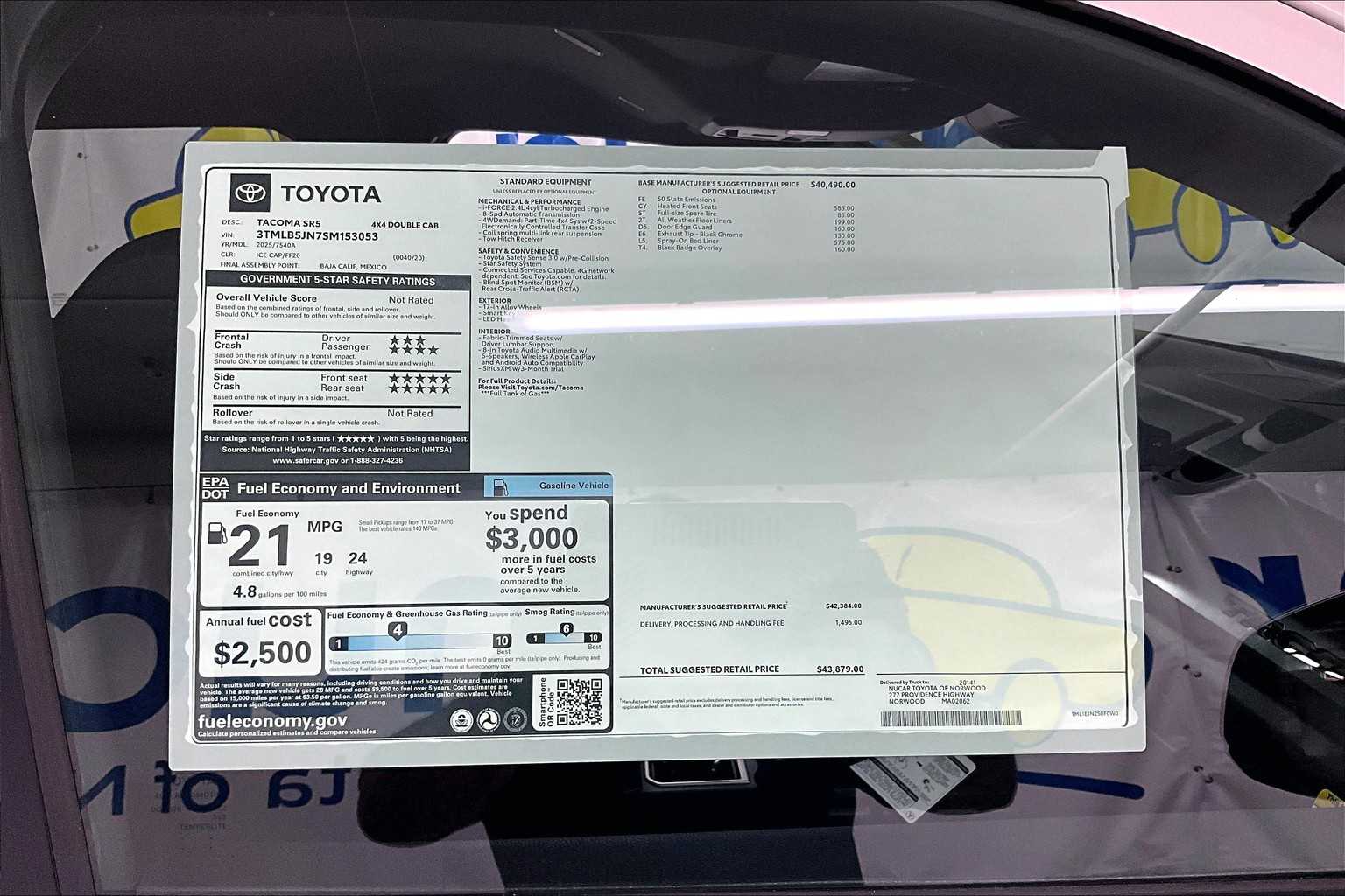 2025 Toyota Tacoma SR5 - Photo 18