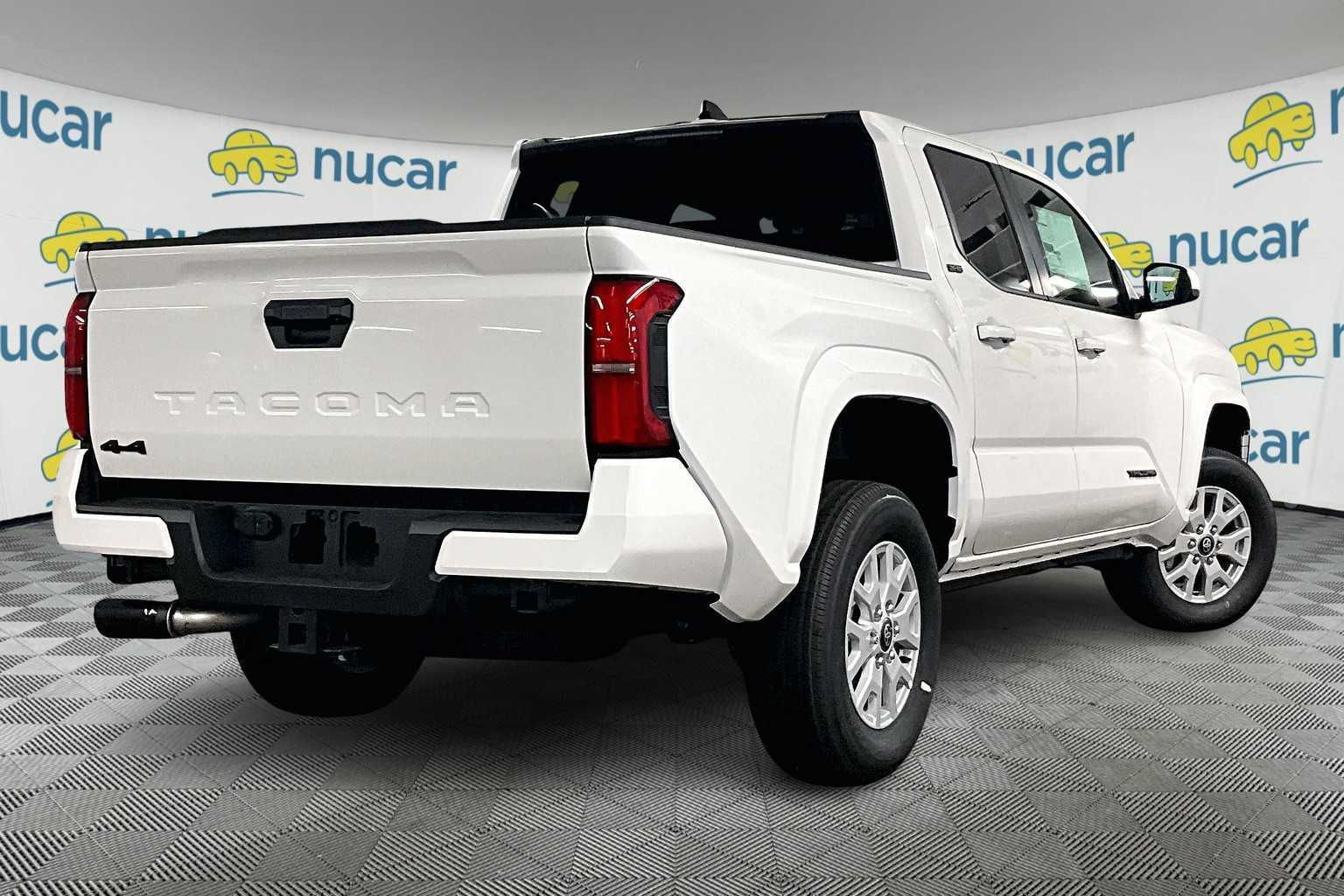 2025 Toyota Tacoma SR5 - Photo 7