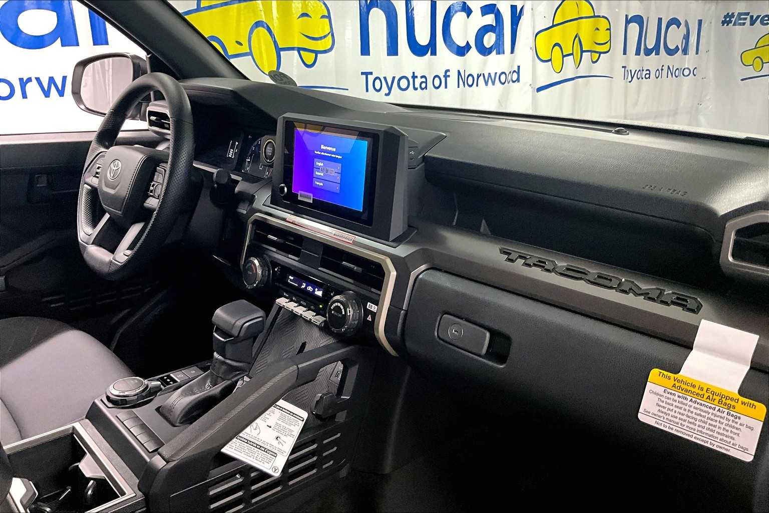 2025 Toyota Tacoma SR5 - Photo 10