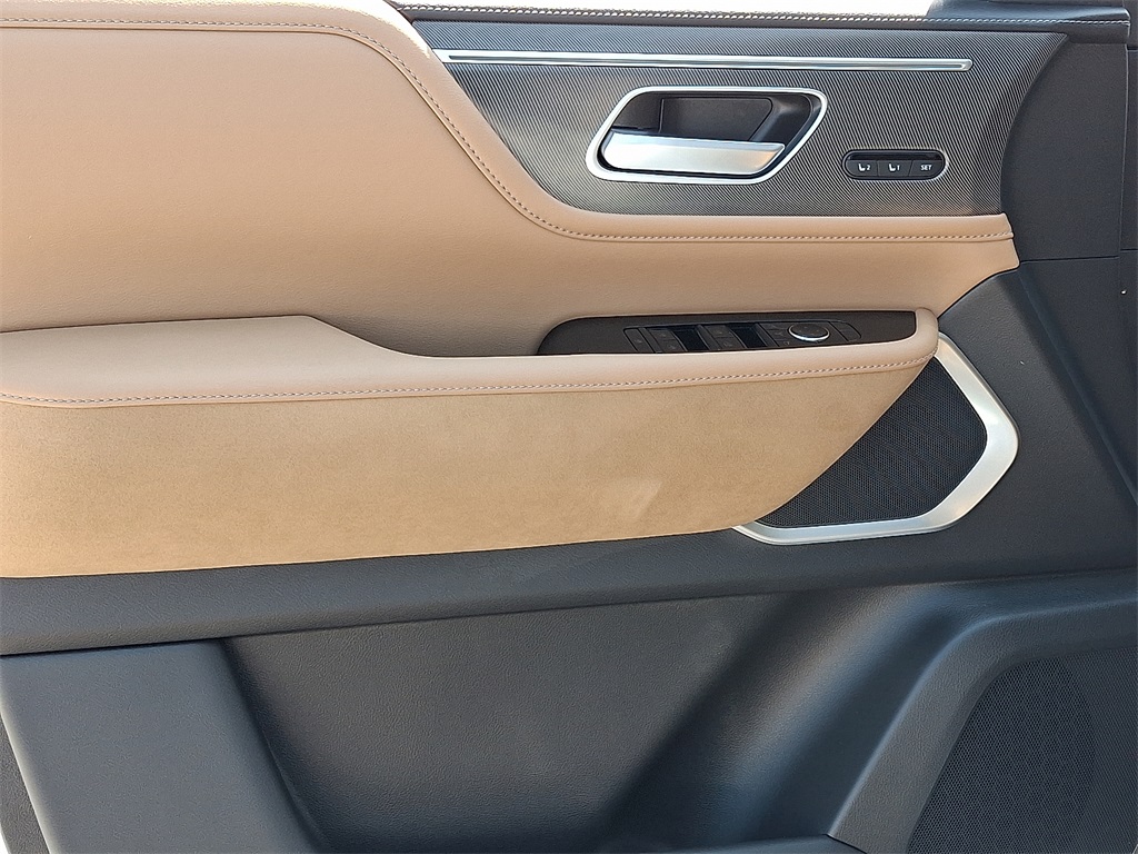2025 INFINITI QX80 LUXE - Photo 14