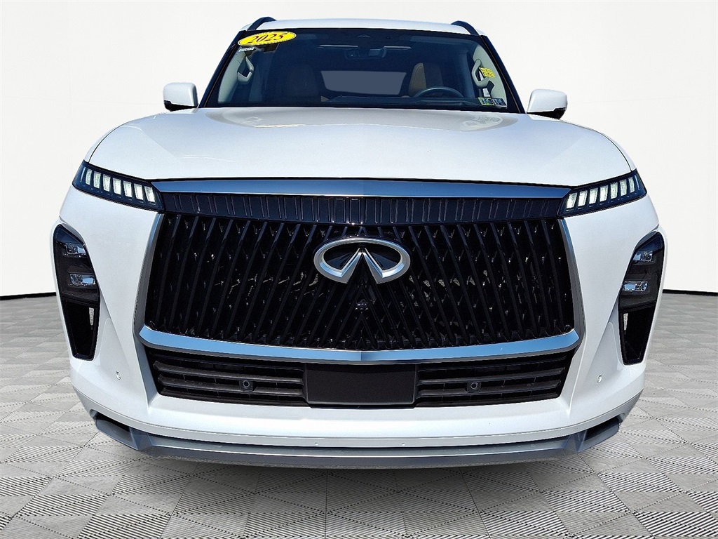 2025 INFINITI QX80 LUXE - Photo 2
