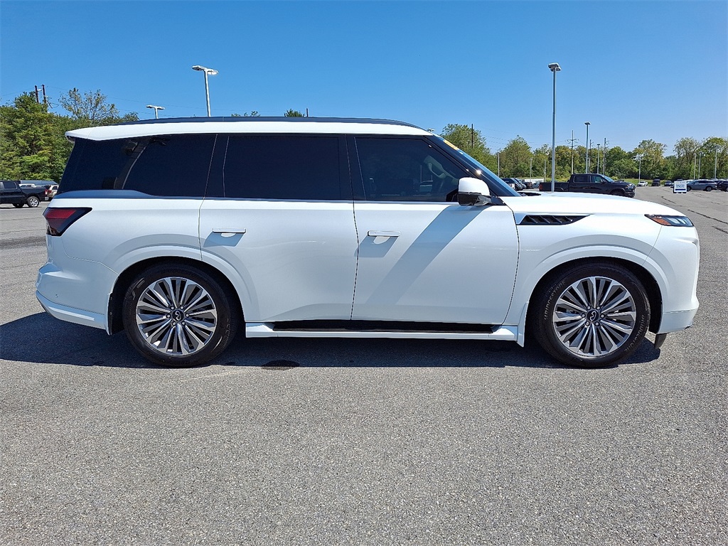 2025 INFINITI QX80 LUXE - Photo 8