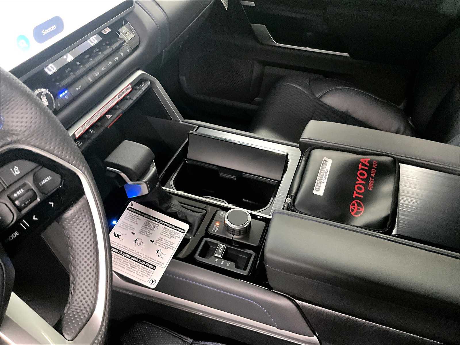 2025 Toyota Tundra Platinum Hybrid - Photo 14