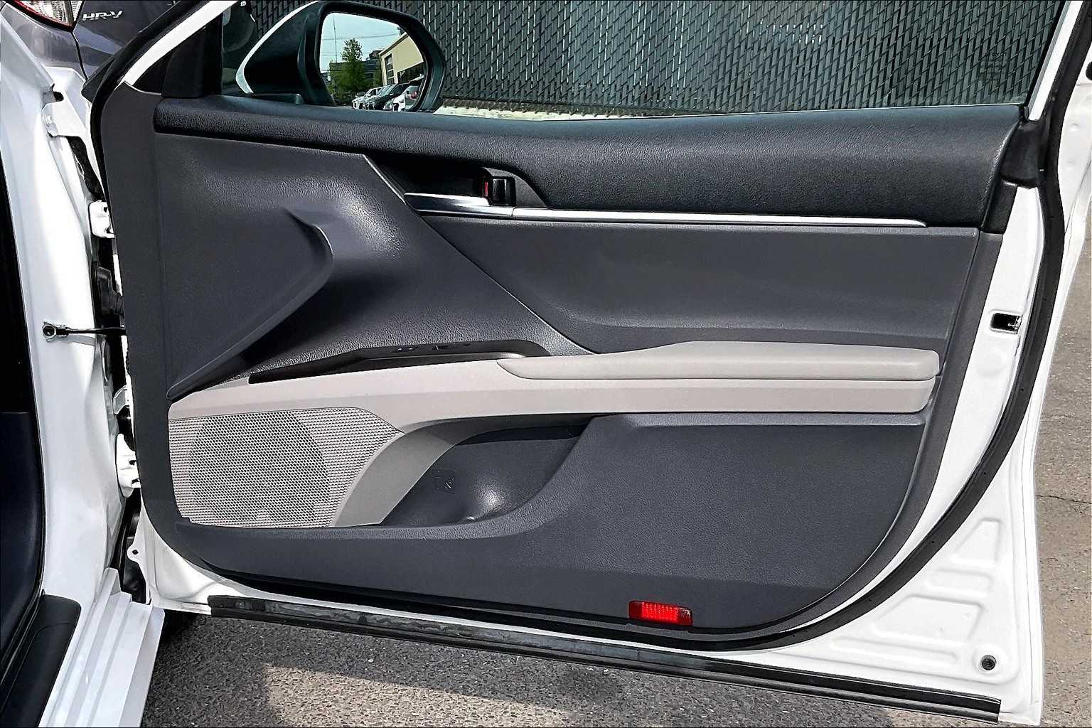 2021 Toyota Camry LE - Photo 12