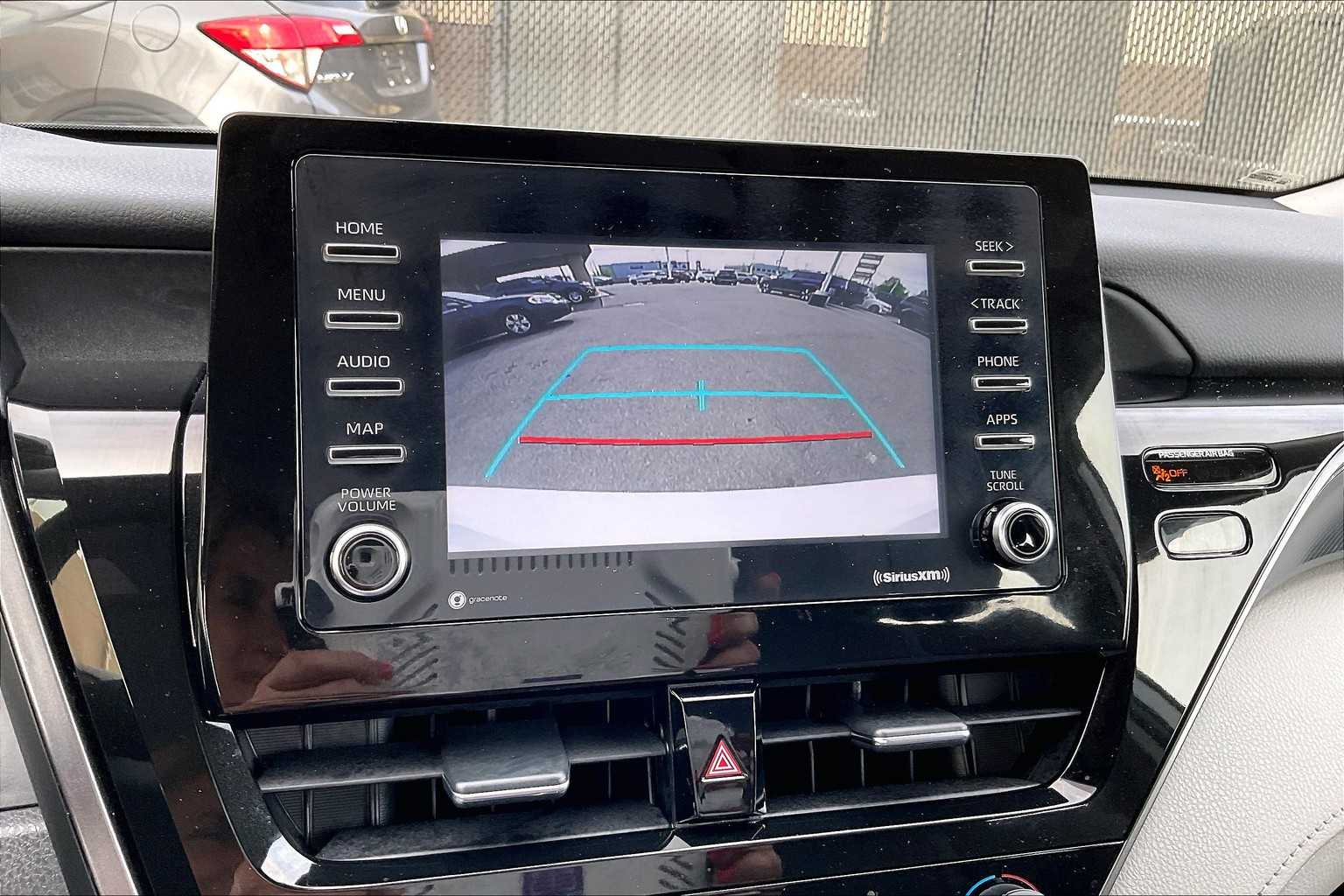 2021 Toyota Camry LE - Photo 19